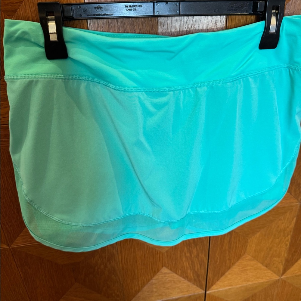 Lululemon Sea Foam green skirt